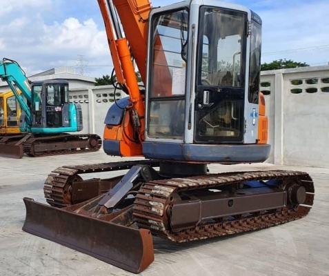 HITACHIEX75UR-5 ราคา490,000บาท ซีรียล์สูงมีเต่ากะต่ายคลนโทลน้ำมันปั้มนี้วระบบไฟฟ้าครบเร็วแรงไม่โหลดเครื่อง 4สูบ อีซูซู4JG1รถฮิตาชินอกเพื่งนำเข้ามาใหม่จากญี่ปุ่นยังไม่ได้ใช้ในไทยเลยบูมอาม์สวยเอวแน่นชั่วโม่งทำงานน้อยแค่6000ชั่วโม่งมีระบบแอร์เอกสารอินวอย สนใ