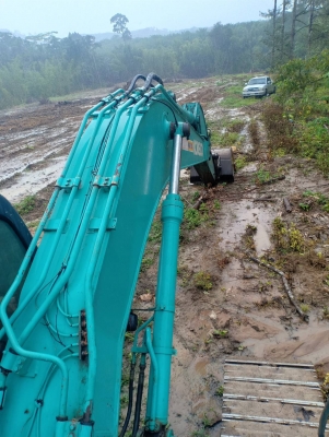 ขายKOBELCO SK200-8YN12SUPER ไมล์18,000ชม.เอกสารเล่มทะเบียนราคา 1,550,000
