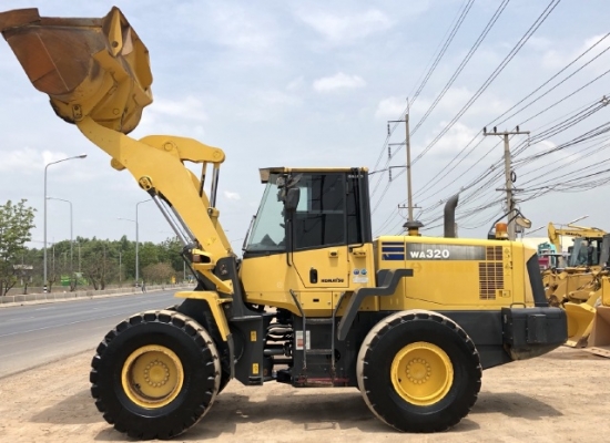 ขายรถตักล้อยาง KOMATSU WA320-6 รถนอกนำเข้าเองจากญี่ปุ่น สภาพสวยพร้อมใช้ มีVDOการทำงานครับ