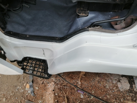 หัวMITSU  FN527 ไอ้หลงสวยๆมาแล้วครับ สีใหม่บางๆอุปกรณ์ครบ ขาหน้า ขาหลัง กันชน ตีนเบรคทิฟฟี่ ตู้แอร์ ยกใส่รถได้เลย