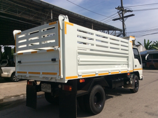 ISUZU NQR 175 ดั้ม ตาเพชร