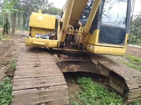 ขายKOMATSU PC200-7 ไฟเต็มเอกสารเล่มทะเบียนราคา 1,200,000