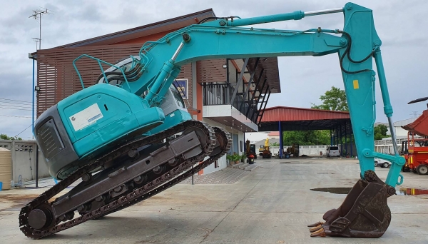 ขายด่วนรถนอก รถแบคโฮKOBELCO-SK200SRชั่วโม่งทำงานน้อยรถนอกเพิ่งนำเข้ามาเอกสารชุดจดทะเบียนยังไม่เคยใช้งานในเมืองไทยเลย