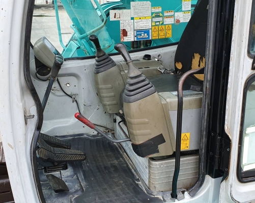 ขายด่วนรถนอก รถแบคโฮKOBELCO-SK200SRชั่วโม่งทำงานน้อยรถนอกเพิ่งนำเข้ามาเอกสารชุดจดทะเบียนยังไม่เคยใช้งานในเมืองไทยเลย