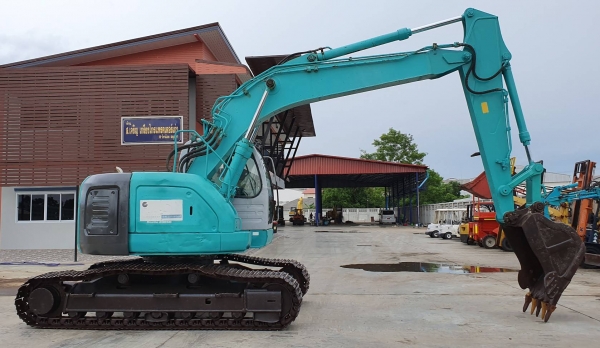 ขายด่วนรถนอก รถแบคโฮKOBELCO-SK200SRชั่วโม่งทำงานน้อยรถนอกเพิ่งนำเข้ามาเอกสารชุดจดทะเบียนยังไม่เคยใช้งานในเมืองไทยเลย