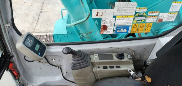 ขายด่วนรถนอก รถแบคโฮKOBELCO-SK200SRชั่วโม่งทำงานน้อยรถนอกเพิ่งนำเข้ามาเอกสารชุดจดทะเบียนยังไม่เคยใช้งานในเมืองไทยเลย