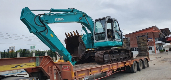 ขายด่วนรถนอก รถแบคโฮKOBELCO-SK200SRชั่วโม่งทำงานน้อยรถนอกเพิ่งนำเข้ามาเอกสารชุดจดทะเบียนยังไม่เคยใช้งานในเมืองไทยเลย