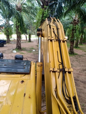 ขายKOMATSU PC200-7 ไฟเต็มเอกสารเล่มทะเบียนราคา 1,200,000