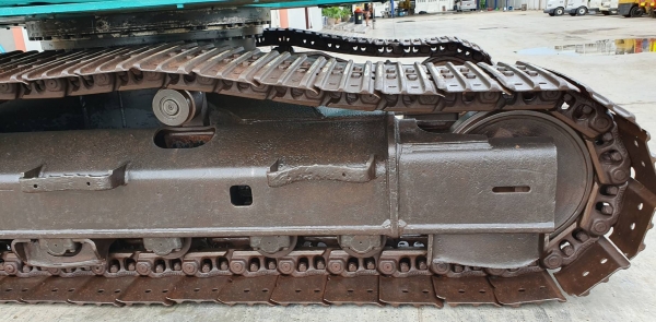 KOBELCO-SK200SR  ราคา870,000บาท รถนอก  ชั่วโม่งทำงานน้อย  รถนอกเพิ่งนำเข้ามา  เอกสารชุดจดทะเบียนยังไม่เคยใช้งานในเมืองไทยเลย เครื่องอีซูซู4สูบ4BG1เทอร์โบแรงดีปั่มแรง  ไฟฟ้าเต็ม  เร็วแรงไม่โหลดบูมอาร์สวยเอวแน่นช่วงล่างเต็มเอกสารอินวอย 081-989-1989 หรั่งครั