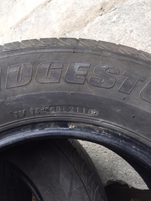 ขายบริสโตน.215/70/15ปี2118 ดอกยาง90\%+ ไร้ตำหนิ โทร0879050181.ส่งได้ทั่วไทย