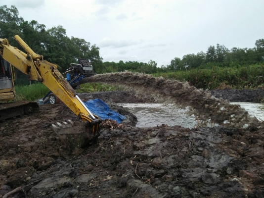 ท่อสูบน้ำพญานาค ท่อ8นิ้ว ยาว 11 เมตร น้ำออกแรงประมาณ 10 เมตร เครืองยนต์ อีซูซีมังกร พร้อมใช้งาน