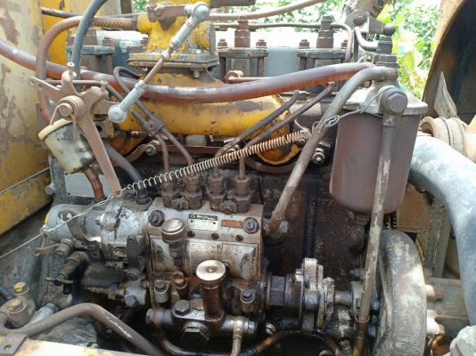 ขายรถตักล้อยางSD20 เกียร์ท๊อกใช้ตักแกลบอยู่รถทำงานปกติราคา 95,000