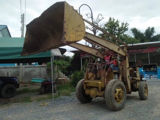มีVDOขายรถตักล้อยางSD20 เกียร์ทีอกรถทำงานปกติใช้ตักแกลบอยู่ราคา 95,000