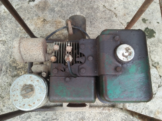 เครื่องยนต์โบราณ BRIGGS&amp;STRATTON U.S.A.  เครื่องขนาดเล็ก สภาพเดิม