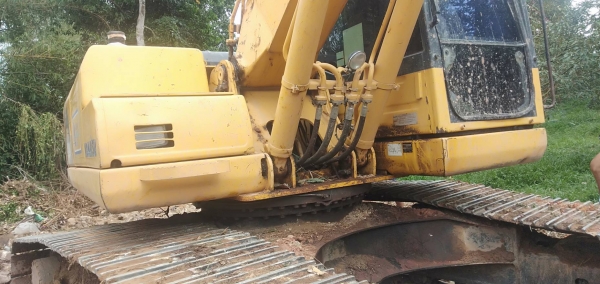 ขายKOMATSU 200-8MO ไฟเต็มเอกสารชุดจดทะเบียนราคา 1,350,000