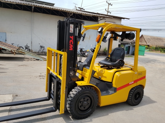 ขายรถยกโฟล์คลิฟท์ TCM ขนาด 3ตัน เสา 3 ท่อน ยกสูง 435 เมตร  เข้าตู้ ติดตั้งอุปกรณ์พิเศษไซด์ชิฟ  ญี่ปุ่น