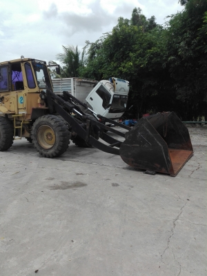 ขายรถตักล้อยาง