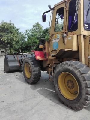 ขายรถตักล้อยาง