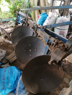 รถไถฟอร์ด 5000 T1 ผานพร้อม ใบดันพร้อม รถไถฟอร์ด 5000 T1 ผานพร้อม ใบดันพร้อม