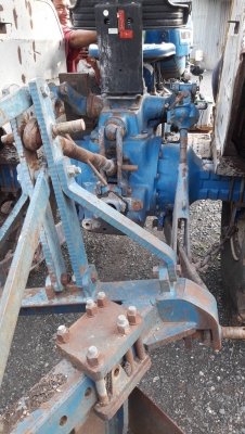 รถไถฟอร์ด 5000 T1 ผานพร้อม ใบดันพร้อม รถไถฟอร์ด 5000 T1 ผานพร้อม ใบดันพร้อม