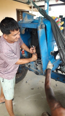 รถไถฟอร์ด 5000 T1 ผานพร้อม ใบดันพร้อม รถไถฟอร์ด 5000 T1 ผานพร้อม ใบดันพร้อม