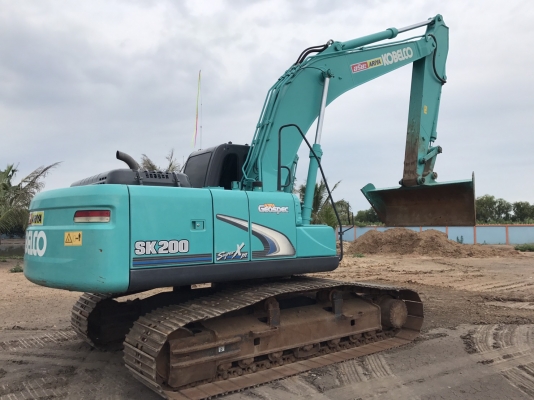 ขายด่วน kobelco sk200-8 super XM
