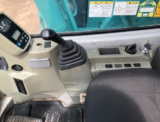ขายรถขุด KOBELCO SK135SR ลายหัวกระแทก นำเข้าเองจากญี่ปุ่น สภาพสวยพร้อมใช้ มีVDOการทำงานครับ