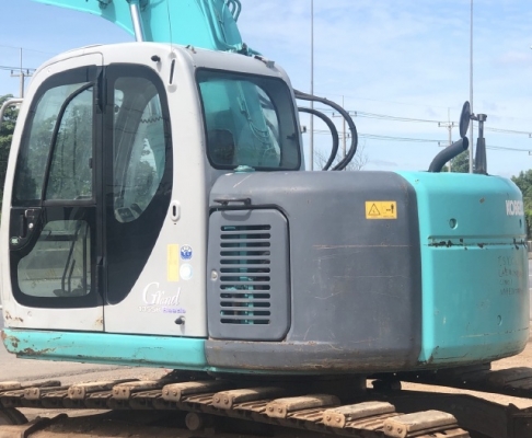 ขายรถขุด KOBELCO SK135SR ลายหัวกระแทก นำเข้าเองจากญี่ปุ่น สภาพสวยพร้อมใช้ มีVDOการทำงานครับ