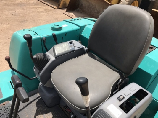 ขายรถขุด KOMATSU PC30-7E ปากคีบ (3,xxx ชั่วโมง) นำเข้าเองจากญี่ปุ่น สภาพพร้อมใช้ มีVDOการทำงานครับ