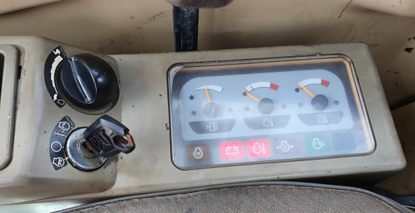 ขายด่วน600,000บาทรถแบคโฮCAT308-Bรถนอกเพิ่งนำเข้าจากญี่ปุ่นเดิมๆออโต้คันเร่งเต่าต่ายชั่วโม่งทำงานน้อยรถยังไม่เคยใช้งานในเมืองไทยเลย