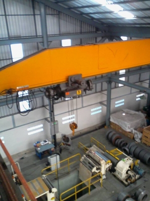 สร้างเครนโรงงาน ประกอบโครงสร้างเครน ติดตั้งเครน ตรวจสอบรอกเครน