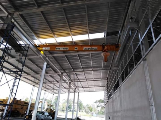 สร้างเครนโรงงาน ประกอบโครงสร้างเครน ติดตั้งเครน ตรวจสอบรอกเครน