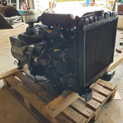 เครื่องปั่นไฟเก่าญี่ปุ่น 10 kva เครื่องยนต์ดีเซลคูโบต้า ไฟ 220/380 3 เฟส เครื่องปั่นไฟเก่าญี่ปุ่น 10 kva เครื่องยนต์ดีเซลคูโบต้า ไฟ 220/380 3 เฟส