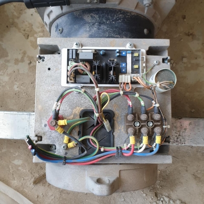 เครื่องปั่นไฟเก่าญี่ปุ่น 10 kva เครื่องยนต์ดีเซลคูโบต้า ไฟ 220/380 3 เฟส เครื่องปั่นไฟเก่าญี่ปุ่น 10 kva เครื่องยนต์ดีเซลคูโบต้า ไฟ 220/380 3 เฟส