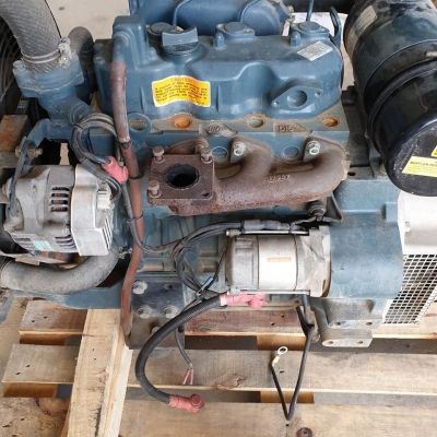 เครื่องปั่นไฟเก่าญี่ปุ่น 10 kva เครื่องยนต์ดีเซลคูโบต้า ไฟ 220/380 3 เฟส เครื่องปั่นไฟเก่าญี่ปุ่น 10 kva เครื่องยนต์ดีเซลคูโบต้า ไฟ 220/380 3 เฟส