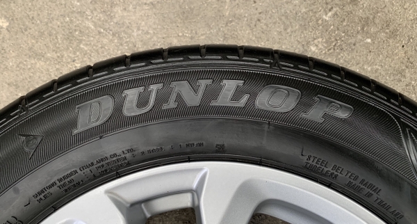 ล้อแม็ก Mazda 2 ขอบ 15 สีบอร์น พร้อมยาง 185-65-15 Dunlop ปี 16 สภาพดี