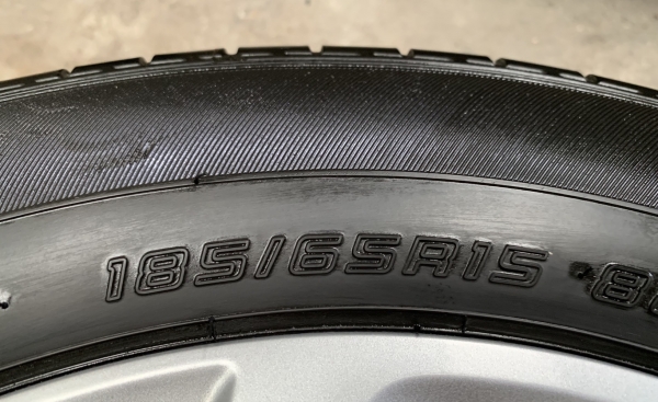 ล้อแม็ก Mazda 2 ขอบ 15 สีบอร์น พร้อมยาง 185-65-15 Dunlop ปี 16 สภาพดี