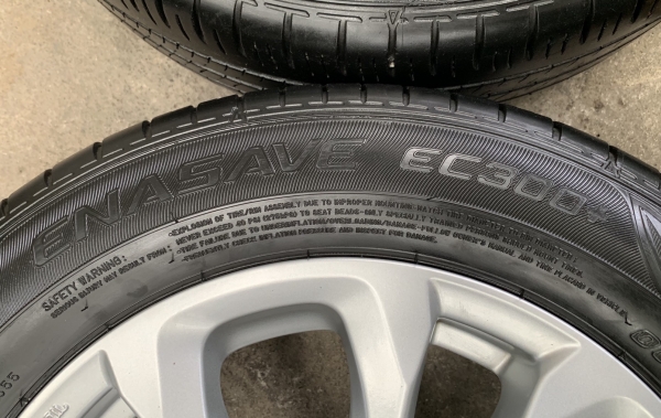 ล้อแม็ก Mazda 2 ขอบ 15 สีบอร์น พร้อมยาง 185-65-15 Dunlop ปี 16 สภาพดี