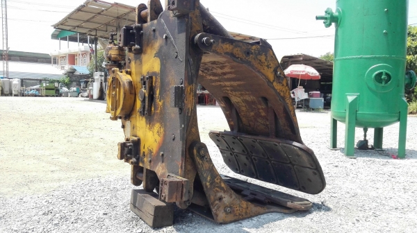 ปากคีบแคล้มหนีบกลมญี่ปุ่น CASCADE PEPER ROLL CLAMP ขนาด 2500 kg สภาพสวยพร้อมใช้ ปากคีบแคล้มหนีบกลมญี่ปุ่น CASCADE PEPER ROLL CLAMP ขนาด 2500 kg สภาพสวยพร้อมใช้