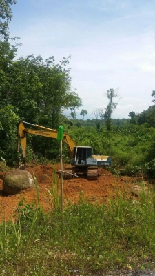 ขายKOMATSU PC200-5 มี3คันๆละ350,000/400,000/500,000 ขายKOMATSU PC200-5 มี3คันๆละ350,000/400,000/500,000