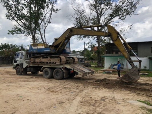 ขายKOMATSU PC200-5 มี3คันๆละ350,000/400,000/500,000