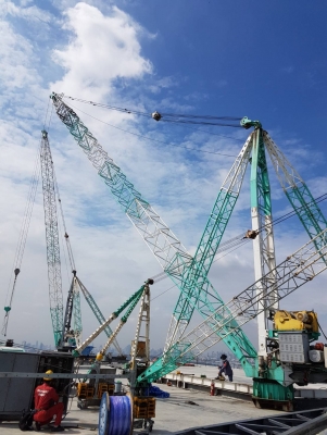 เช่าDerrick Crane หมุน 360 องศา บริการทั่วประเทศ