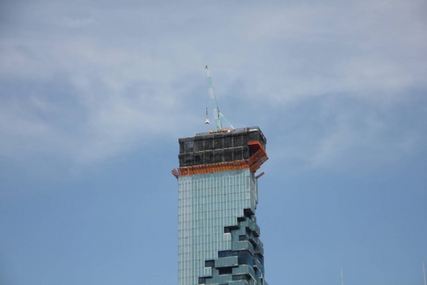 เช่าDerrick Crane หมุน 360 องศา บริการทั่วประเทศ