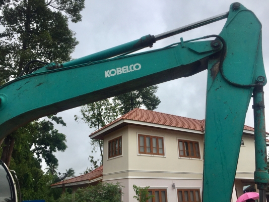 KOBELCO MARK 5 SK 200 เอกสารใบอินวอย รถบอดี้สวย เครื่องเดิมปั๊มเดิมๆ พร้อมทำงานได้เลยครับ ทำงานเร็วไม่โหลด ช่วงล่างโซ่ใหม่ ราคาต่อรองได้นะครับ