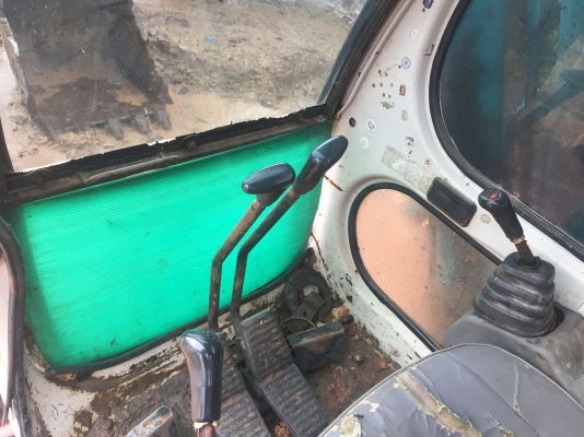 KOBELCO MARK 5 SK 200 เอกสารใบอินวอย รถบอดี้สวย เครื่องเดิมปั๊มเดิมๆ พร้อมทำงานได้เลยครับ ทำงานเร็วไม่โหลด ช่วงล่างโซ่ใหม่ ราคาต่อรองได้นะครับ