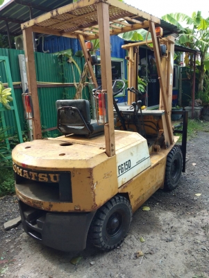 +++ ขายโฟล์คลิฟท์ KOMATSU FG15  ขนาด 1.5  ตัน เครื่องยนต์เบนซิน  เสา 3 เมตร เกียร์ธรรมดา รถนอกนำเข้า 4,000 กว่าชม. ยางตันใหม่ 4 เส้น ครับ