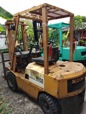 +++ ขายโฟล์คลิฟท์ KOMATSU FG15  ขนาด 1.5  ตัน เครื่องยนต์เบนซิน  เสา 3 เมตร เกียร์ธรรมดา รถนอกนำเข้า 4,000 กว่าชม. ยางตันใหม่ 4 เส้น ครับ