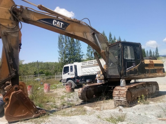 ขายเหมา3คัน700,000 CAT320V2 เสีย1คันทำงานได้2คันขายตามสภาพ