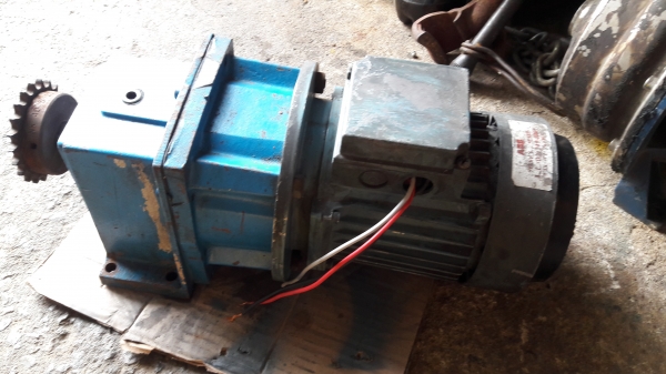 ขาย !! มอเตอร์เกียร์.ABB.ขนาด1แรง380v.สภาพเดิมๆพร้อมใช้งาน