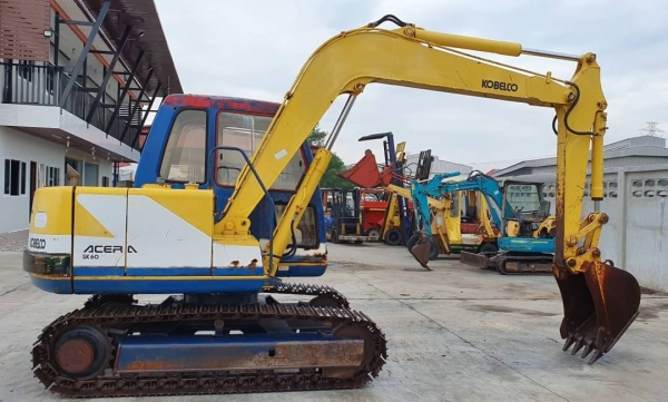 ขายด่วนรถขุด6ตันรถนอกราคา580,000บาทแบคโฮKOBELCOSK60-3มาร์คทีมีเต่ากะต่ายคลนโทลน้ำมันปั้มนี้วระบบไฟฟ้าครบเร็วแรงไม่โหลดเครื่อง 4สูบ อีซูซู4JB1รถนอกเพื่งนำเข้ามาใหม่จากญี่ปุ่นยังไม่ได้ใช้ในไทยเลย
